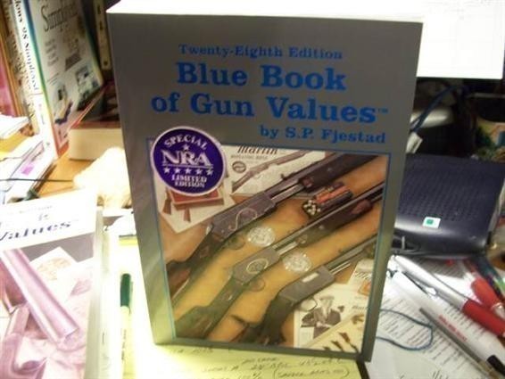 Blue Book of Gun Values-Limited Edition-28th-img-2