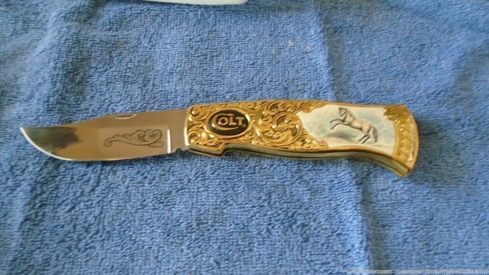 NIB VERY RARE *GOLD ENGRAVED* Colt Rampant Pony Folding Knife SOLD FOR $965-img-27