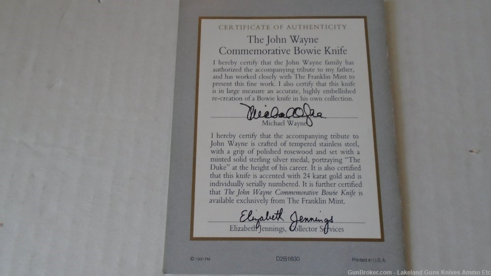 Super Rare John Wayne Commemorative Bowie Knife! Sold for $956+!-img-55