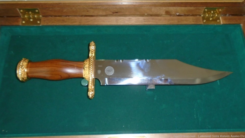 Super Rare John Wayne Commemorative Bowie Knife! Sold for $956+!-img-23