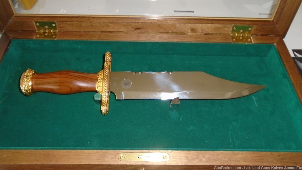 Super Rare John Wayne Commemorative Bowie Knife! Sold for $956+!-img-64