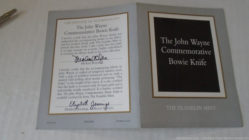 Super Rare John Wayne Commemorative Bowie Knife! Sold for $956+!-img-54