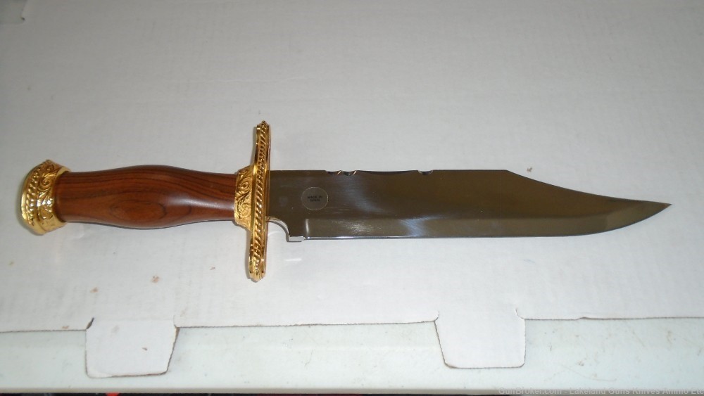Super Rare John Wayne Commemorative Bowie Knife! Sold for $956+!-img-38