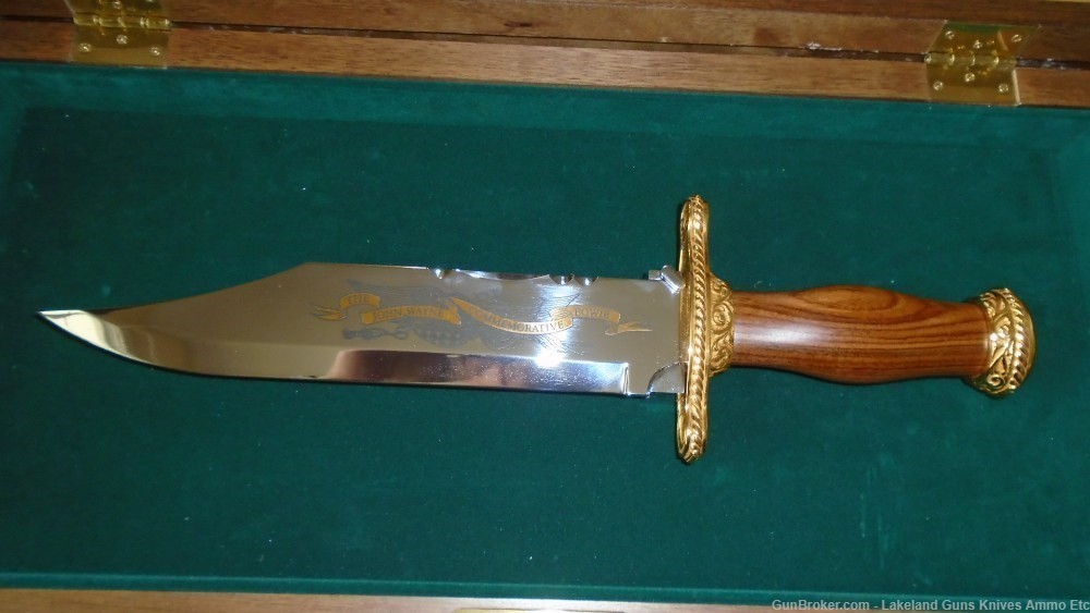 Super Rare John Wayne Commemorative Bowie Knife! Sold for $956+!-img-62