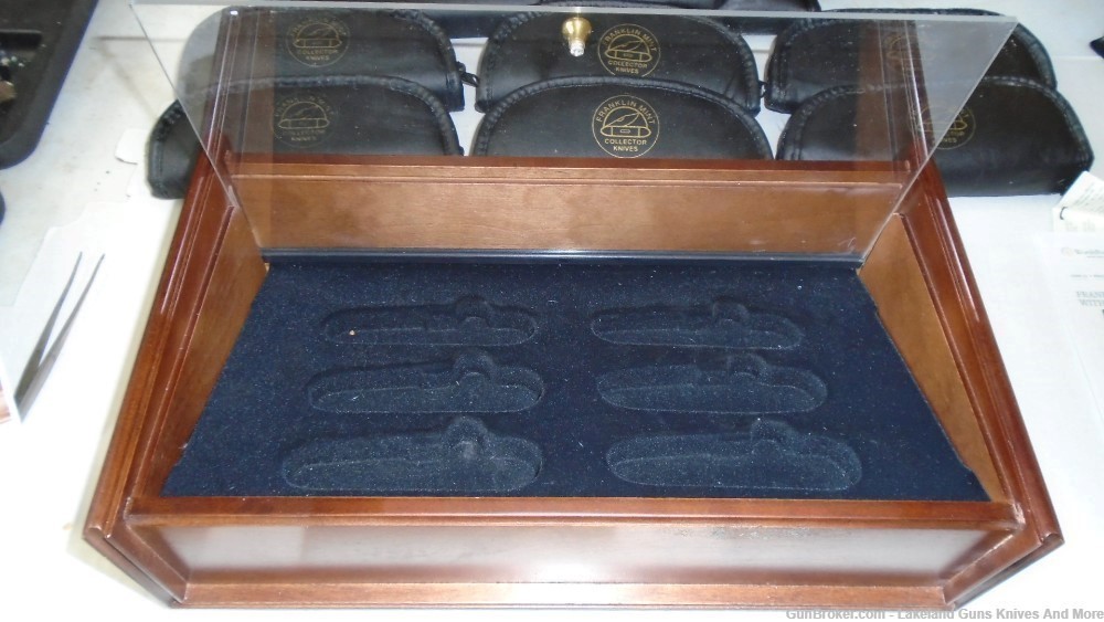 FRANKLIN MINT THE OFFICIAL FIREFIGHTERS COLLECTOR KNIFE SET W DISPLAY CASE-img-28