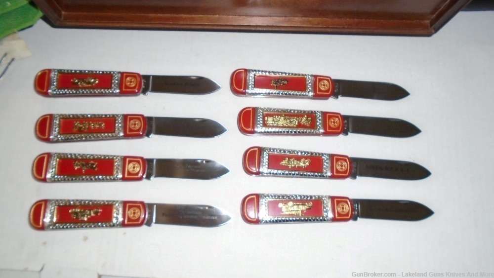 FRANKLIN MINT THE OFFICIAL FIREFIGHTERS COLLECTOR KNIFE SET W DISPLAY CASE-img-35