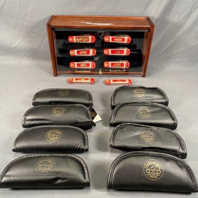 FRANKLIN MINT THE OFFICIAL FIREFIGHTERS COLLECTOR KNIFE SET W DISPLAY CASE-img-6