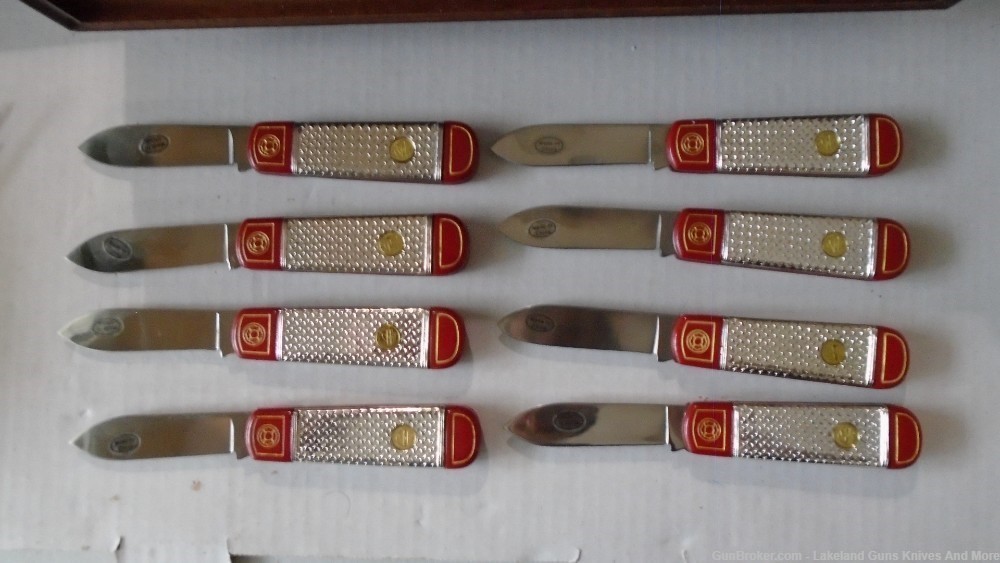 FRANKLIN MINT THE OFFICIAL FIREFIGHTERS COLLECTOR KNIFE SET W DISPLAY CASE-img-18