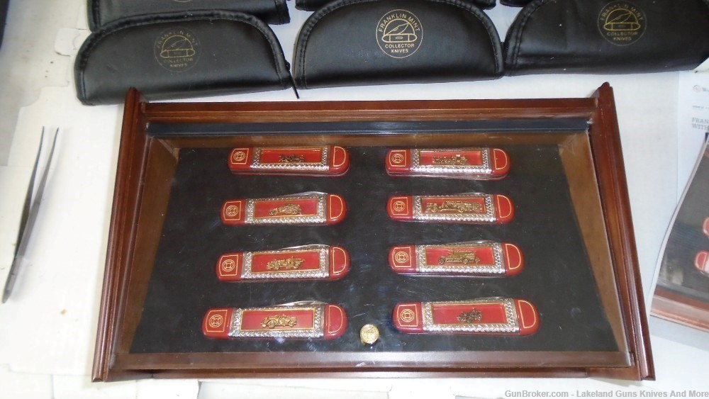 FRANKLIN MINT THE OFFICIAL FIREFIGHTERS COLLECTOR KNIFE SET W DISPLAY CASE-img-13