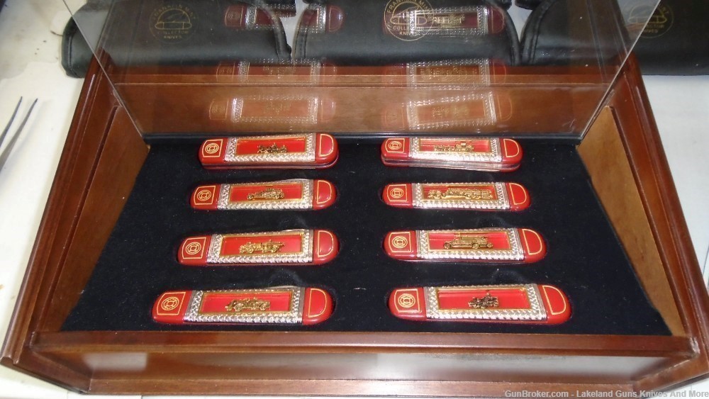 FRANKLIN MINT THE OFFICIAL FIREFIGHTERS COLLECTOR KNIFE SET W DISPLAY CASE-img-10
