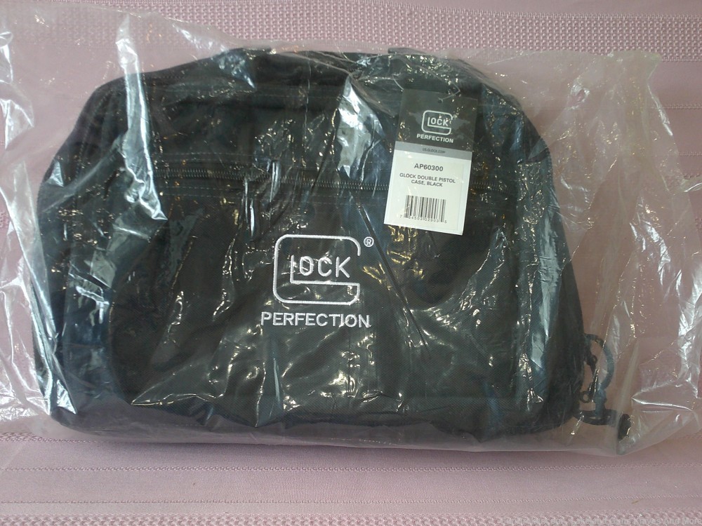 GLOCK "Perfection" Double Pistol Range Bag! New With Tags & Still Sealed!-img-3