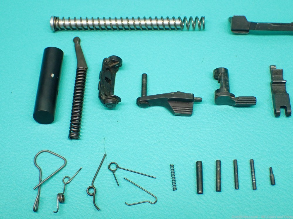 Browning BDA .380 3 3/4"bbl MFG 1981 Pistol Repair Parts Kit-img-7