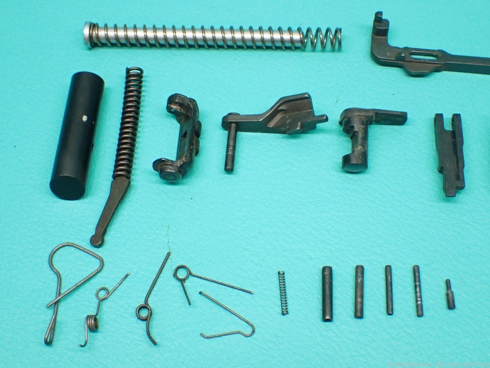 Browning BDA .380 3 3/4"bbl MFG 1981 Pistol Repair Parts Kit-img-9