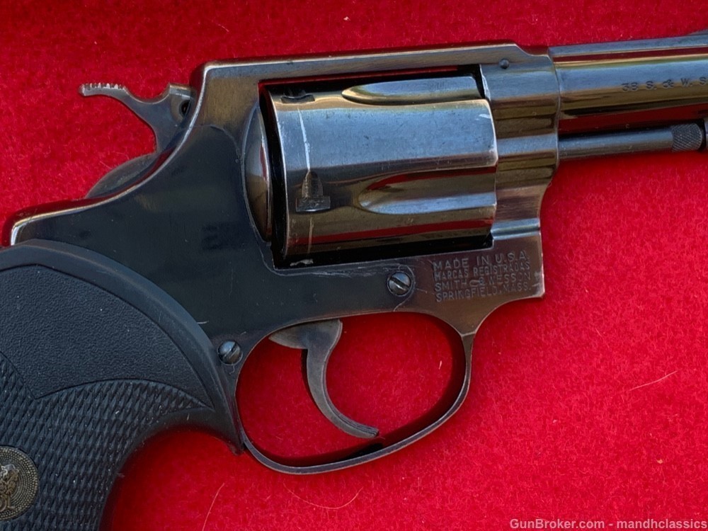 1961 vintage Smith & Wesson (S&W) 36, blued, 38 Spec, 3" bbl, round butt-img-1