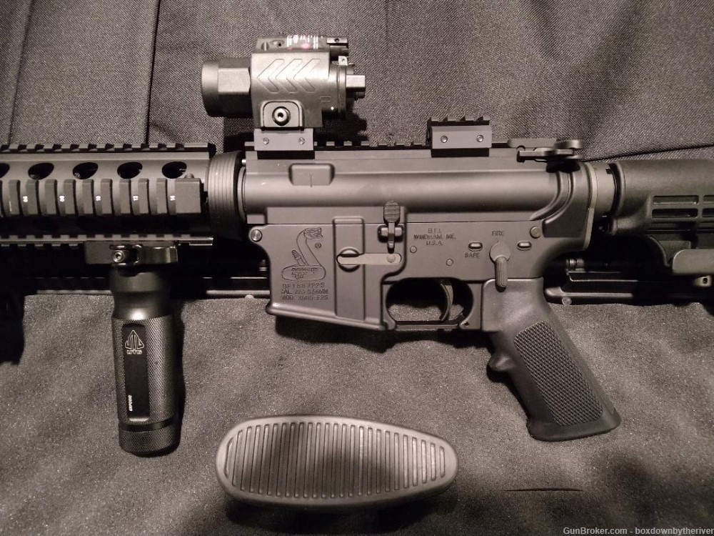 Bushmaster  AR15 .223/.556 PLUS!   Decked Out and THIRTEEN 30 RND Mags!-img-7