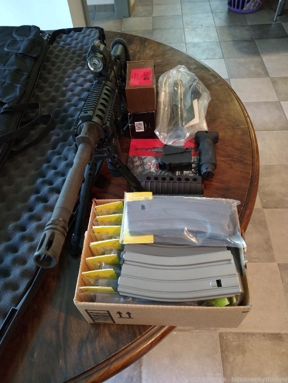 Bushmaster  AR15 .223/.556 PLUS!   Decked Out and THIRTEEN 30 RND Mags!-img-3