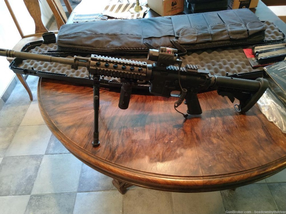 Bushmaster  AR15 .223/.556 PLUS!   Decked Out and THIRTEEN 30 RND Mags!-img-9
