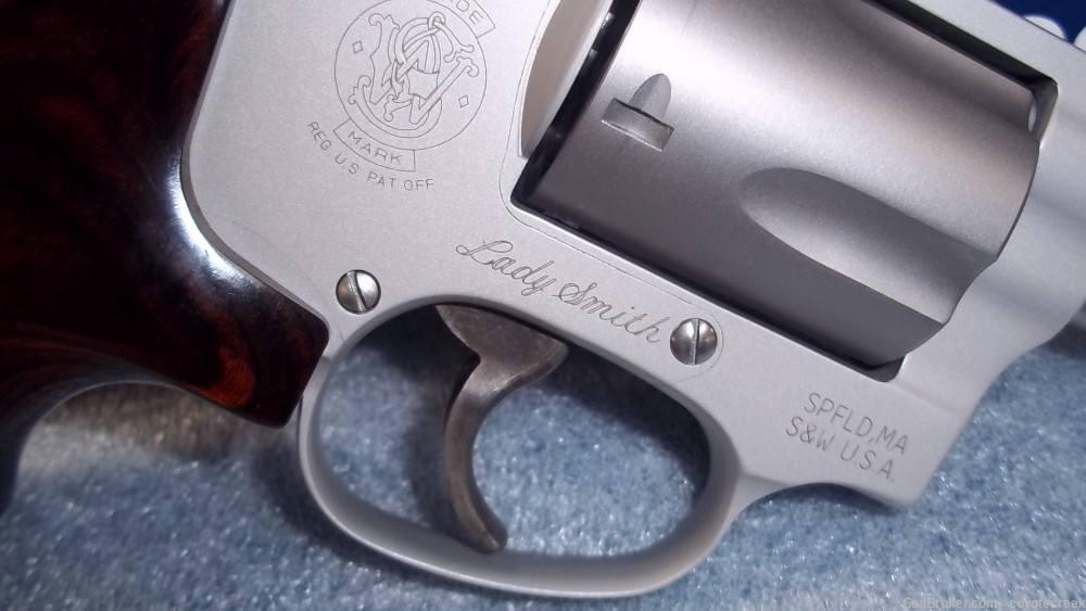 SMITH AND WESSON 642-2 LADY SMITH NEAR PERFECT W/ORIGINAL BOX-img-1