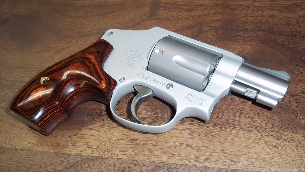 SMITH AND WESSON 642-2 LADY SMITH NEAR PERFECT W/ORIGINAL BOX-img-4