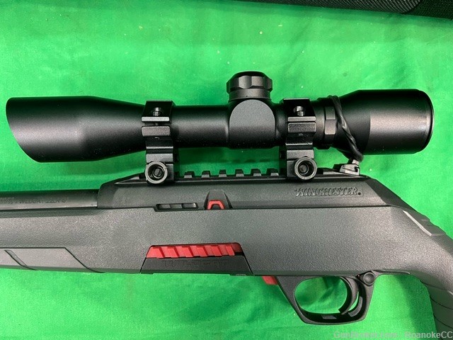 Winchester Wildcat .22 LR Rifle Black with Truglo Scope, Soft Case-img-8