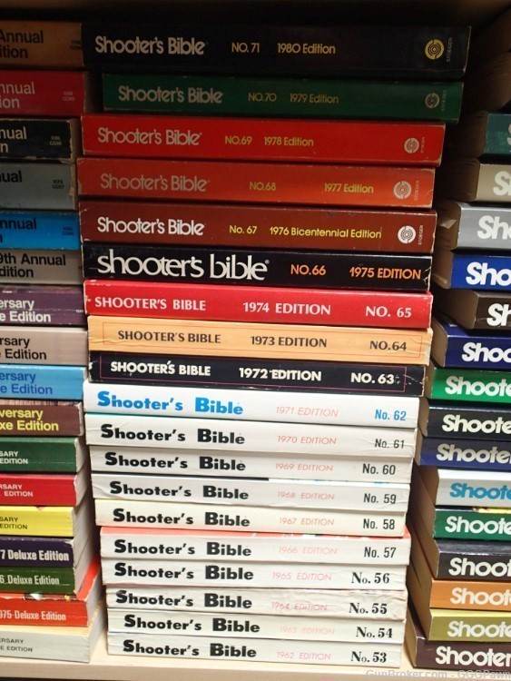 SHOOTERS BIBLE 1962 TO 1997 36 BOOKS MINT CONDITION-img-0