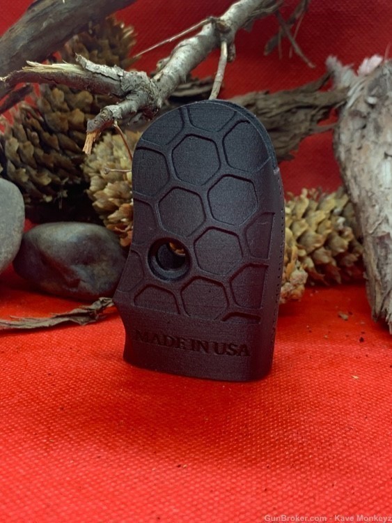 BOND ARMS DERRINGER GRIPS (CARBON FIBER) HONEY WE THE PEOPLE MADE IN USA -img-4