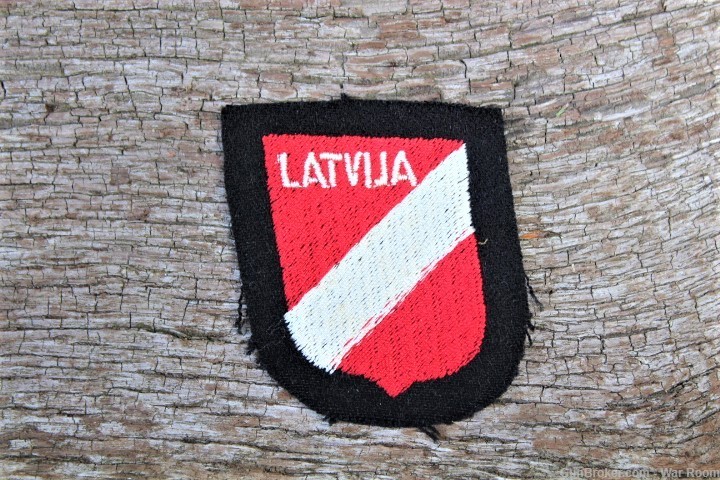 WWII German Latvian Volunteer's Sleeve Shield-img-2