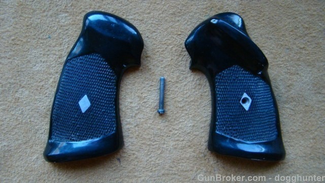 Colt Diamondback  grips-img-0