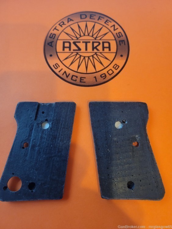 Astra 2000, Cub, Camper Black Checkered Grips w/Medallions - New-img-2