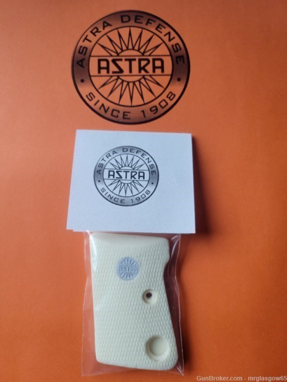 Astra 2000, Cub, Camper Faux Bone / Ivory Checkered Grips w/Medallions-img-0