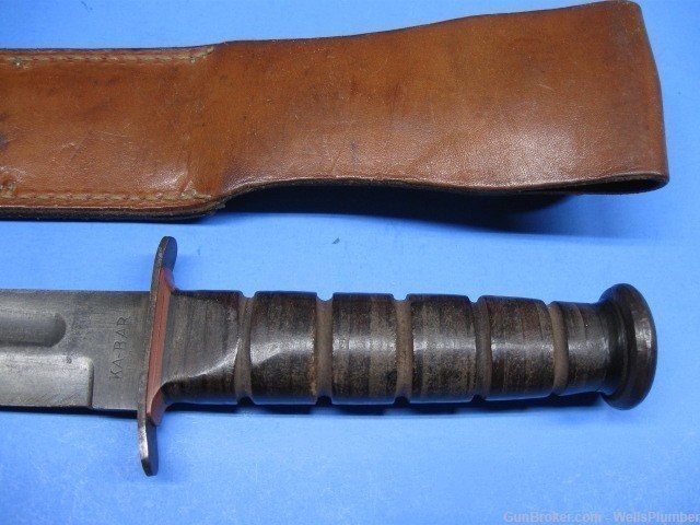 USMC WWII KABAR BLUED BLADE WITH RED SPACER FIGHTING KNIFE WITH SCABBARD   -img-4