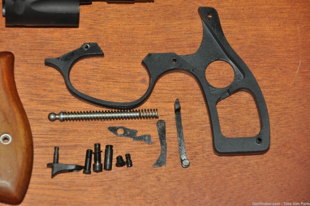 Charter Arms Off Duty 38spl Cylinder Grip Triggerguard & Parts Lot-img-3