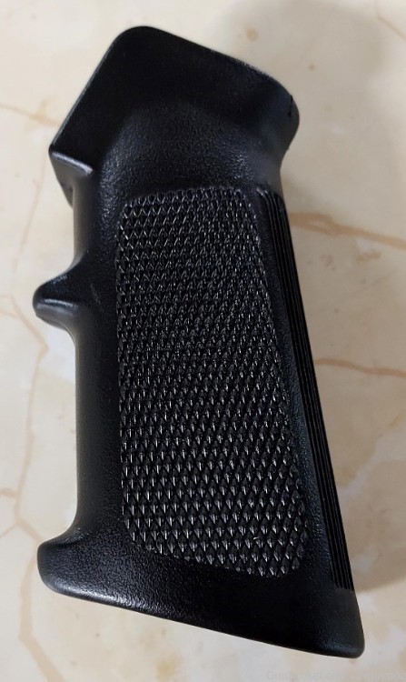 Factory New Molded AR Style Hand Grip (Black)-img-0
