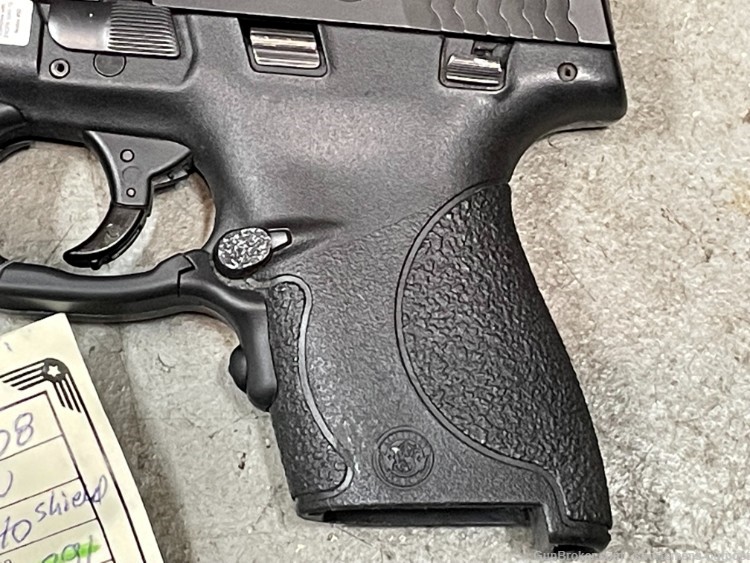 Smith and Wesson M&P 40 Shield .40S&W-img-5