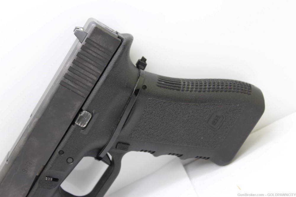 Glock 17 Gen 3 9mm 4.5”  2-mag-img-5