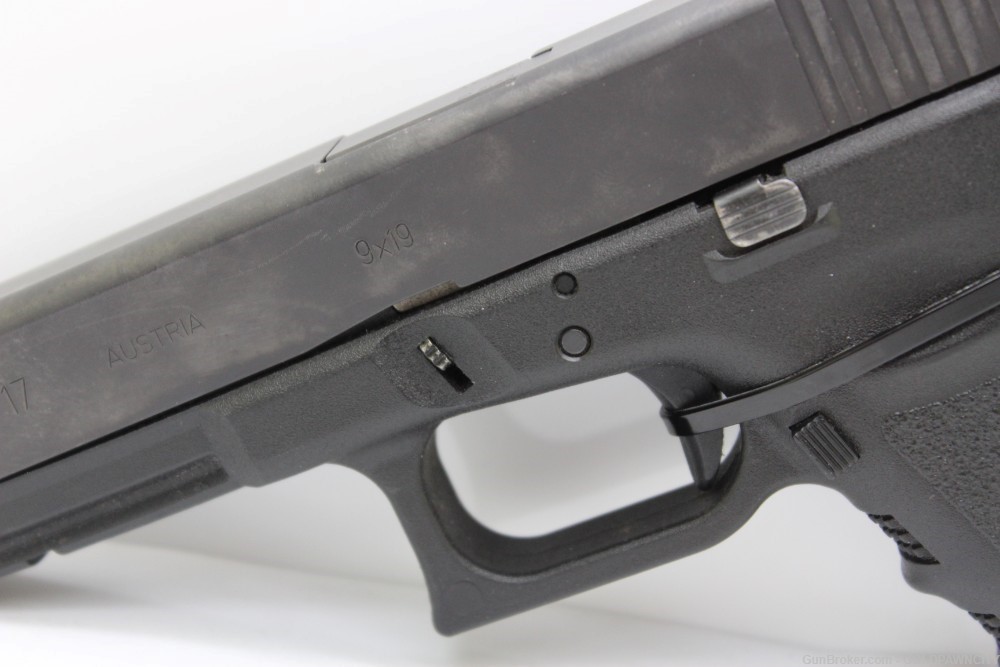 Glock 17 Gen 3 9mm 4.5”  2-mag-img-3