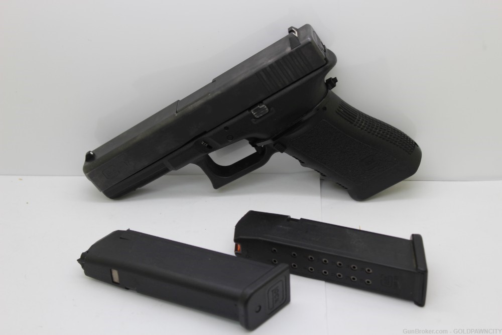 Glock 17 Gen 3 9mm 4.5”  2-mag-img-0