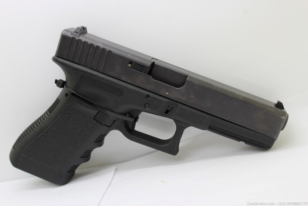 Glock 17 Gen 3 9mm 4.5”  2-mag-img-8