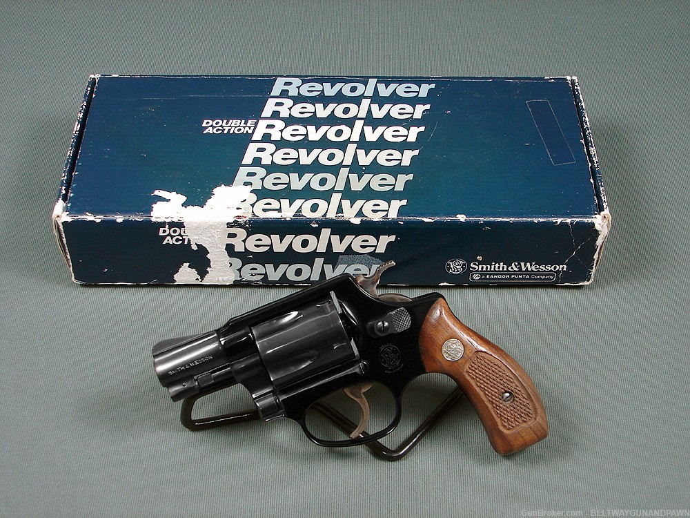 S&W Smith & Wesson 37 1st Mod 38 Spl 2" Airweight w/Box Mfg 1982-img-0