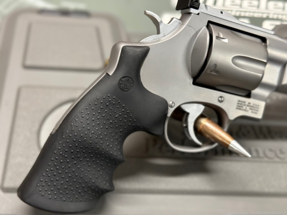 Smith & Wesson 629 PC S&W 629 Wesson & Smith S&W-629 Competitor-img-1