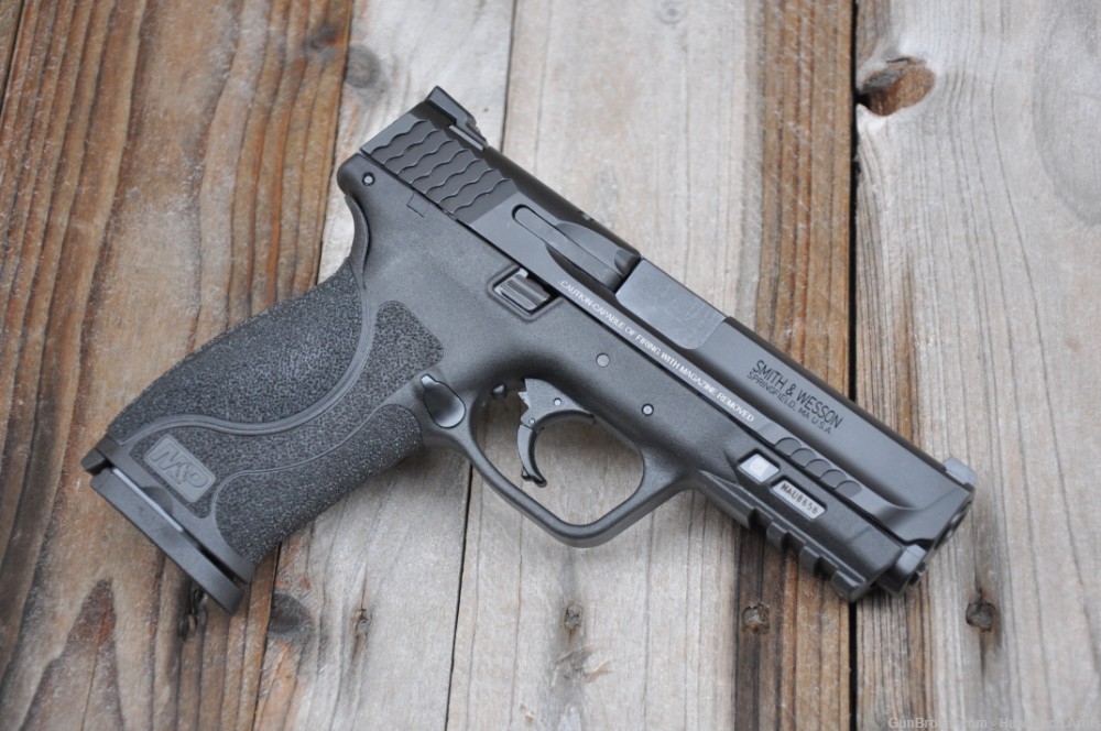 Clean Smith & Wesson M&P9 M2.0 4.25" 11521 17rd-img-0
