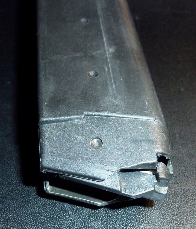 Rare early U notch style Glock 22 .40 S&W 15-rd. magazine, OEM -img-8