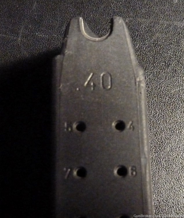 Rare early U notch style Glock 22 .40 S&W 15-rd. magazine, OEM -img-6