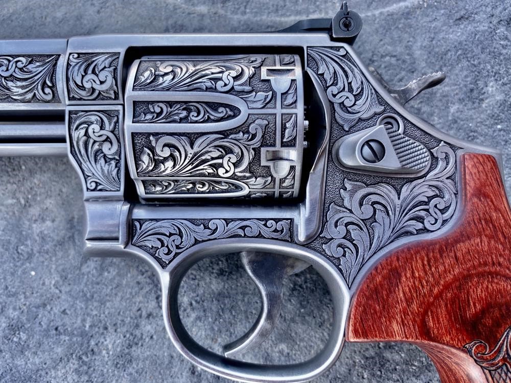 Smith & Wesson S&W 686 4" MLE Scroll AAA Custom Engraved by Altamont -img-3