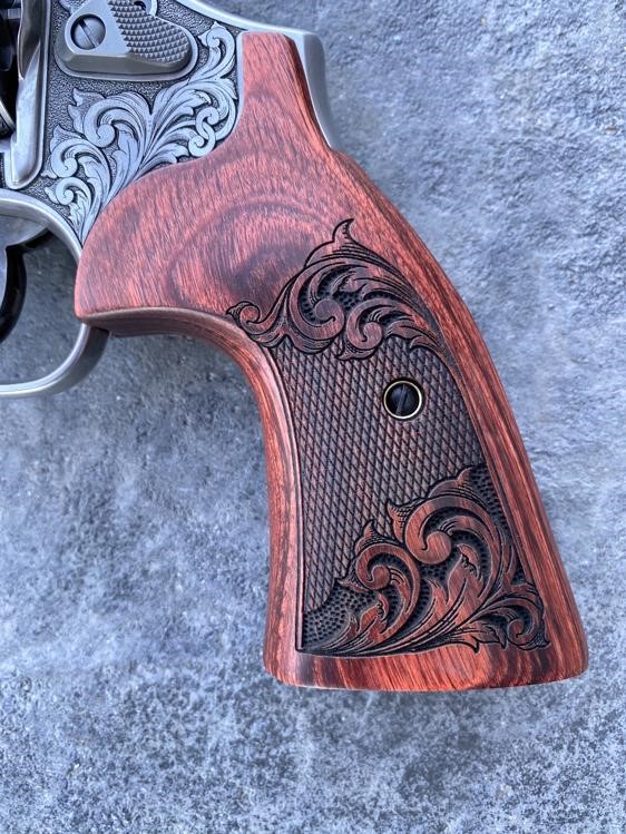 Smith & Wesson S&W 686 4" MLE Scroll AAA Custom Engraved by Altamont -img-1