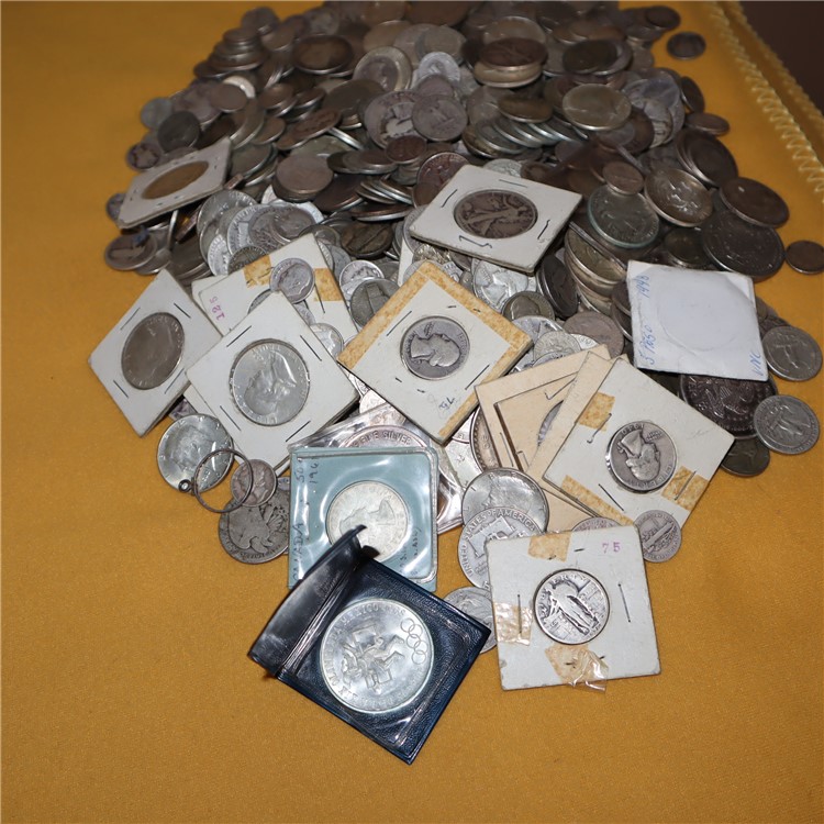 Silver Coins,12.132 Pounds, 194.112 ounces, mixed grades and Mints.-img-4