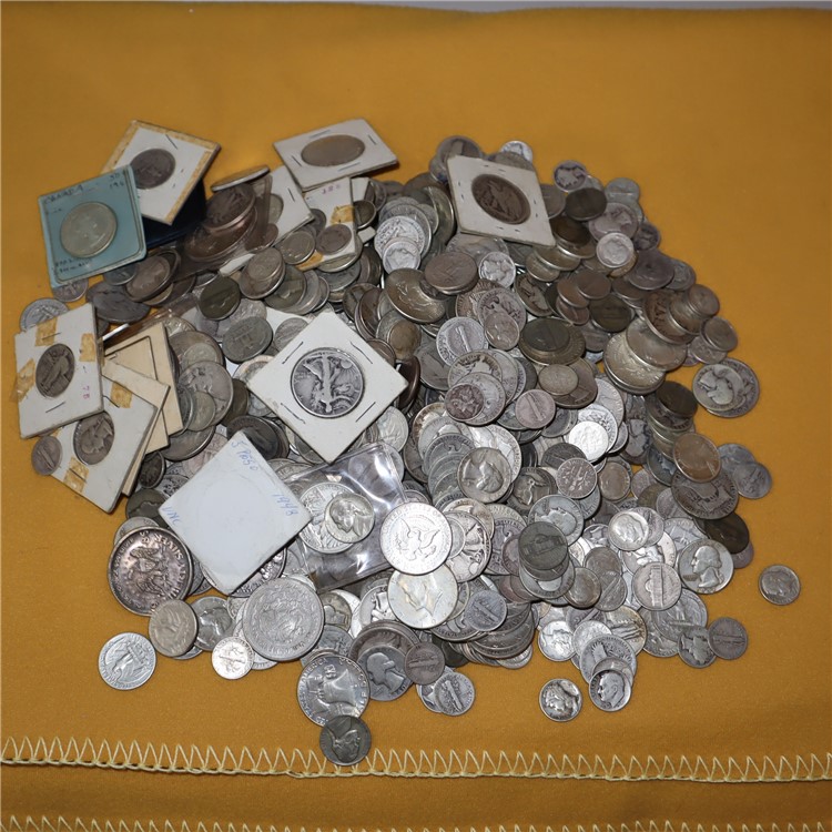 Silver Coins,12.132 Pounds, 194.112 ounces, mixed grades and Mints.-img-0