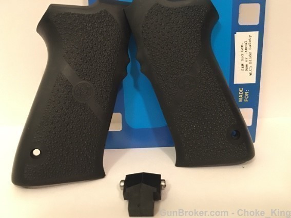 New S&W 3rd Gen Generation Full Size Hogue Grips-img-1