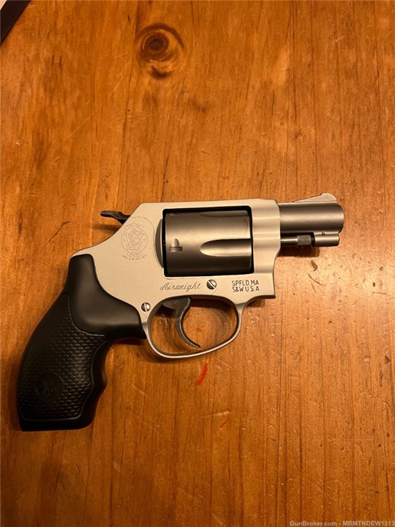 Smith and Wesson 637-2. 38 Special revolver -img-3