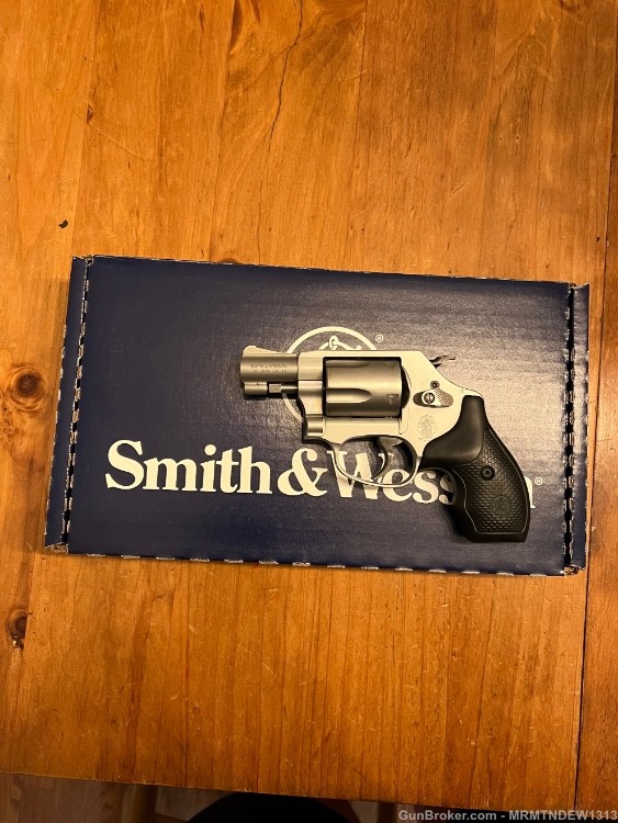 Smith and Wesson 637-2. 38 Special revolver -img-0